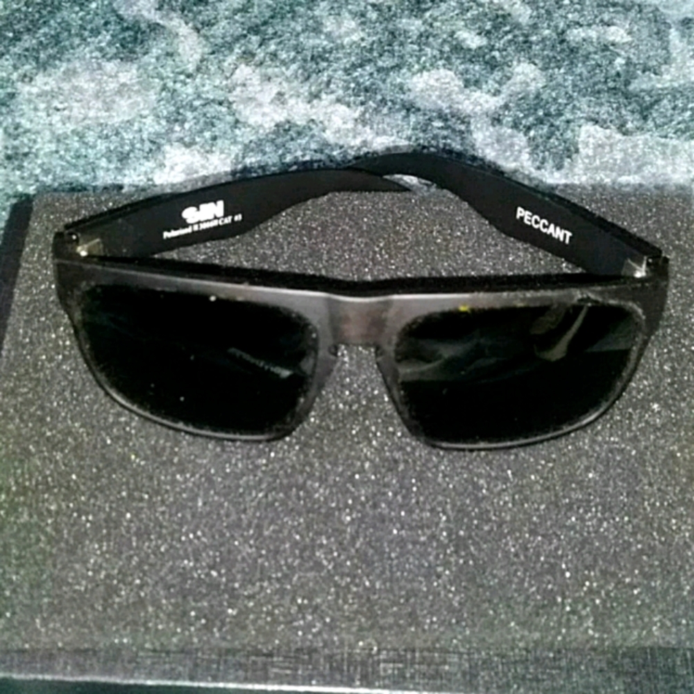 SIN polarised glasses